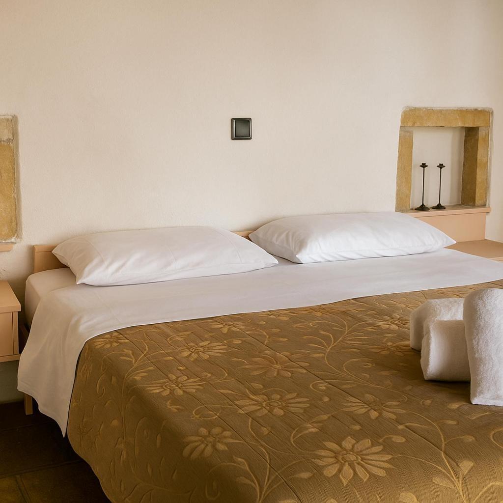 Menexes Suites Monemvasía Exteriér fotografie